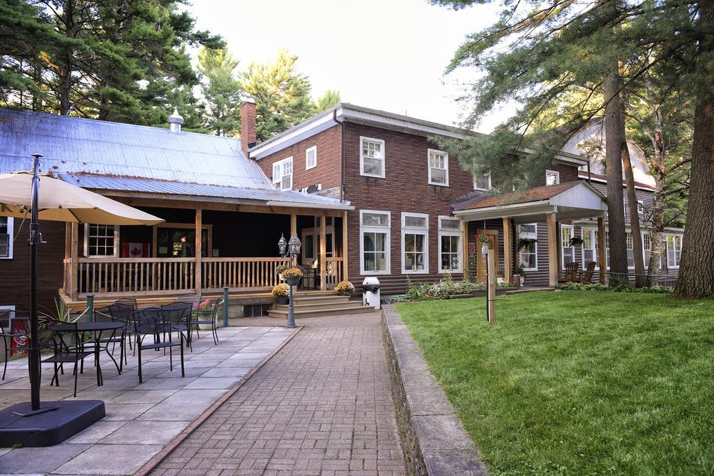 Pine Lodge Bristol エクステリア 写真