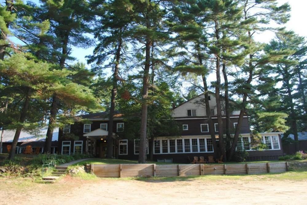 Pine Lodge Bristol エクステリア 写真